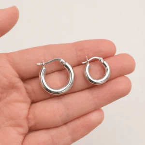 Kleine zilveren oorringen 4 mm met hefboomsluiting - 20 mm diameter - 925 zilver - maatvergelijk