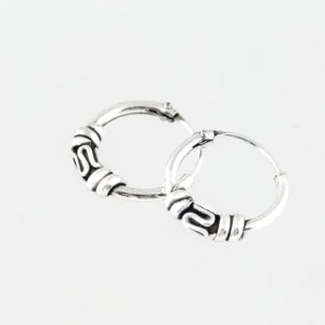 Zilveren Bali oorringen meander 12 mm - detail