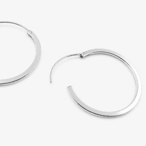 Medium zilveren platte oorringen - 30 mm - scharniersluiting