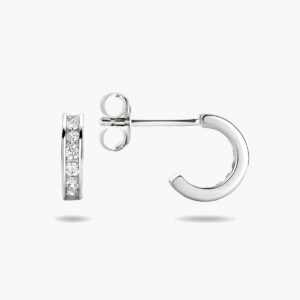 Gerhodineerd zilveren oorringen met zirkonia rij.