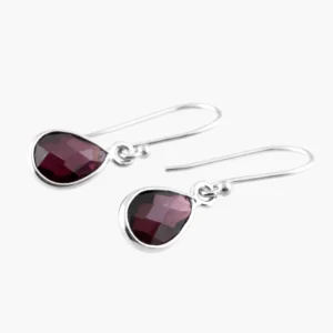 Kleine granaat oorbellen - 925 zilver