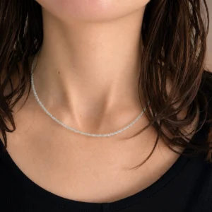 Ketting aquamarijn facet geslepen 2 mm - 925 zilveren sluiting - gedragen aan hals
