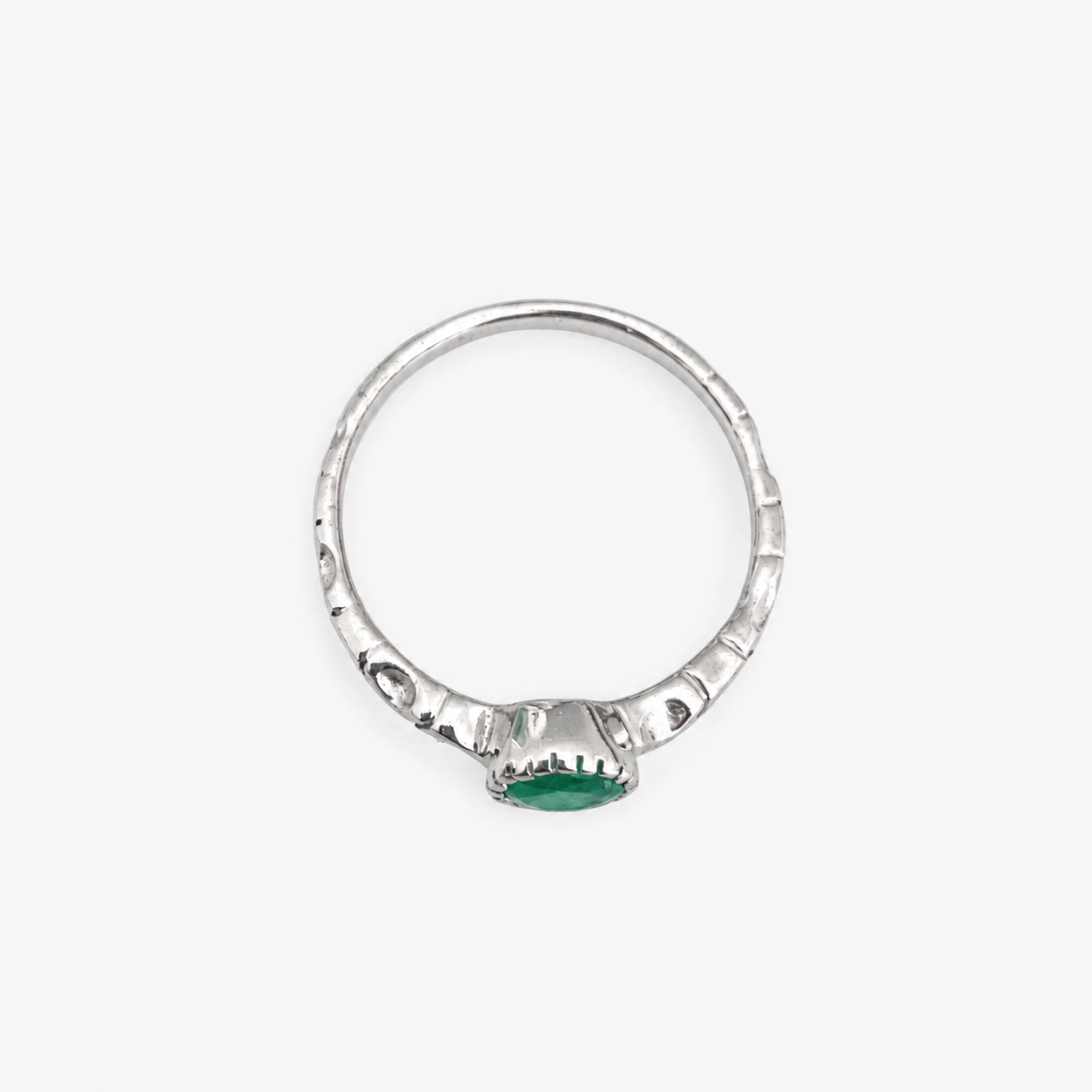 Zilveren ring met smaragd - 925 zilver - bovenaf